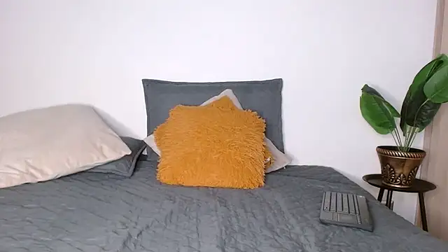 Snapshot of frank_myles chatting on February 2026 09:22:01 PM frank myles online show from February 2026 09:22:01 PM