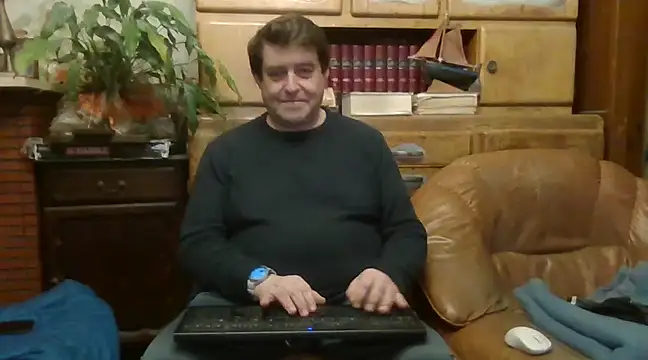 Snapshot of sympatrique chatting on December 2024 08:12:02 PM sympatrique online show from December 2024 08:12:02 PM