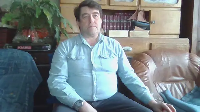 Snapshot of sympatrique chatting on December 2024 11:45:01 AM sympatrique online show from December 2024 11:45:01 AM