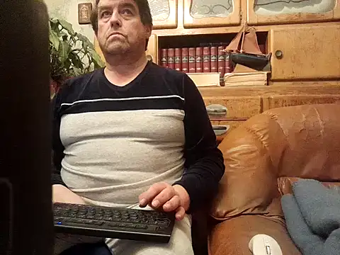 Snapshot of sympatrique chatting on December 2024 06:40:01 PM sympatrique online show from December 2024 06:40:01 PM