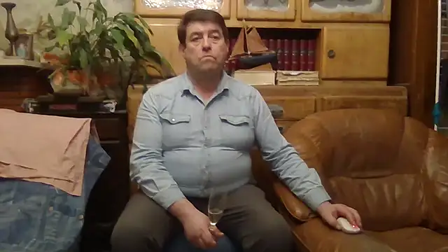 Snapshot of sympatrique chatting on February 2025 06:11:02 PM sympatrique online show from February 2025 06:11:02 PM