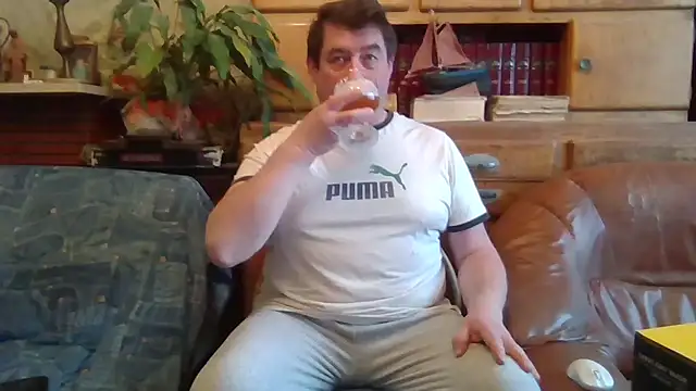 Snapshot of sympatrique chatting on February 2025 11:46:01 AM sympatrique online show from February 2025 11:46:01 AM