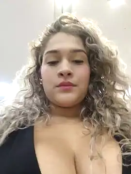 Snapshot of Sara_smiiith211 chatting on December 2024 01:21:01 AM Sara smiiith211 online show from December 2024 01:21:01 AM