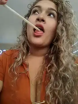 Snapshot of Sara_smiiith211 chatting on December 2024 07:07:02 PM Sara smiiith211 online show from December 2024 07:07:02 PM