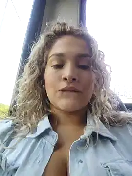 Snapshot of Sara_smiiith211 chatting on December 2024 08:45:01 PM Sara smiiith211 online show from December 2024 08:45:01 PM