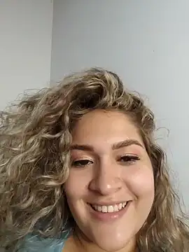 Snapshot of Sara_smiiith211 chatting on December 2024 08:05:02 AM Sara smiiith211 online show from December 2024 08:05:02 AM