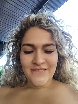 Snapshot of Sara_smiiith211 chatting on December 2024 10:25:01 PM Sara smiiith211 online show from December 2024 10:25:01 PM