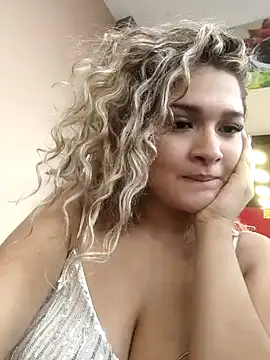 Snapshot of Sara_smiiith211 chatting on January 2025 07:15:01 PM Sara smiiith211 online show from January 2025 07:15:01 PM