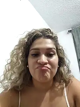 Snapshot of Sara_smiiith211 chatting on January 2025 01:18:01 AM Sara smiiith211 online show from January 2025 01:18:01 AM