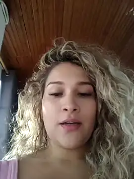 Snapshot of Sara_smiiith211 chatting on January 2025 10:51:02 PM Sara smiiith211 online show from January 2025 10:51:02 PM