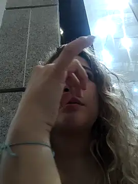 Snapshot of Sara_smiiith211 chatting on February 2025 08:18:01 PM Sara smiiith211 online show from February 2025 08:18:01 PM