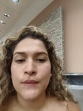 Snapshot of Sara_smiiith211 chatting on February 2025 06:54:01 PM Sara smiiith211 online show from February 2025 06:54:01 PM