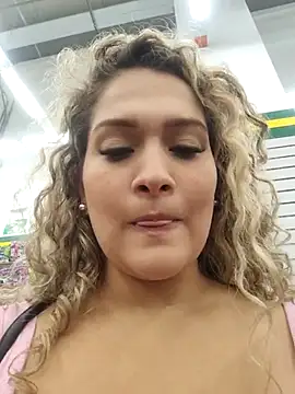 Snapshot of Sara_smiiith211 chatting on March 2025 12:53:01 AM Sara smiiith211 online show from March 2025 12:53:01 AM