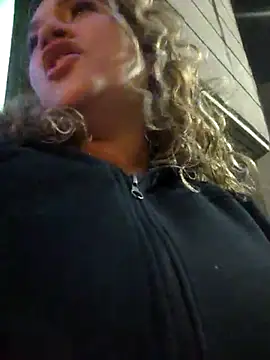 Snapshot of Sara_smiiith211 chatting on March 2025 03:44:02 AM Sara smiiith211 online show from March 2025 03:44:02 AM