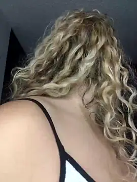 Sara smiiith211 online show from December 2025 10:00:01 AM