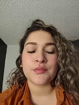 Sara smiiith211 online show from May 2026 11:22:02 PM