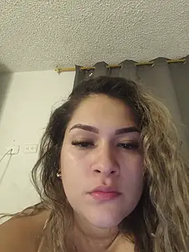 Sara smiiith211 online show from June 2026 10:54:01 PM