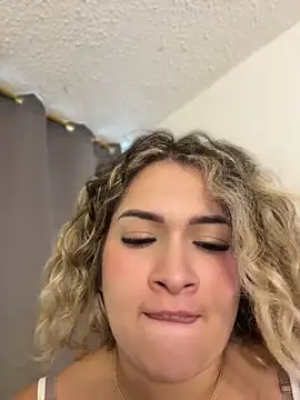 Sara smiiith211 online show from June 2026 09:21:02 PM