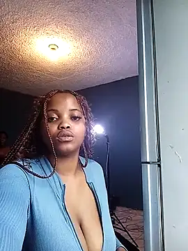 Xoli 11 online show from October 2025 03:35:02 PM