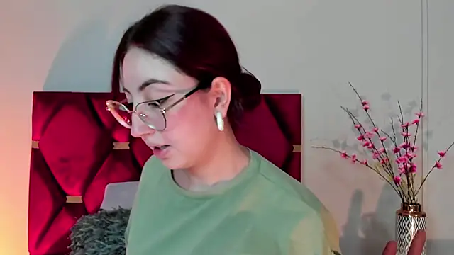 Emilywatsonn online show from January 2025 02:19:01 PM