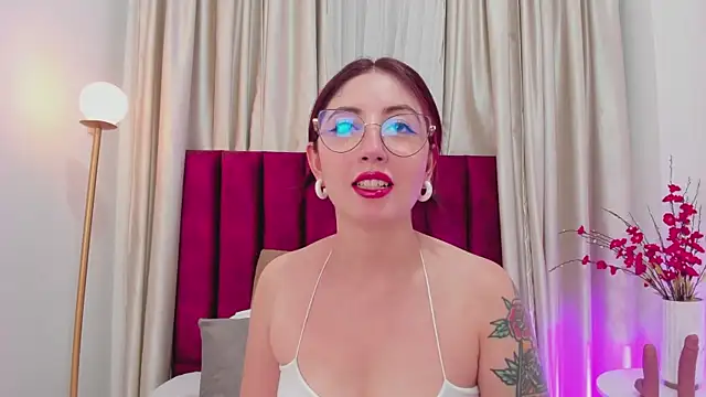 Emilywatsonn online show from January 2025 11:43:02 AM