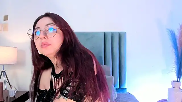 Emilywatsonn online show from February 2025 05:22:01 PM