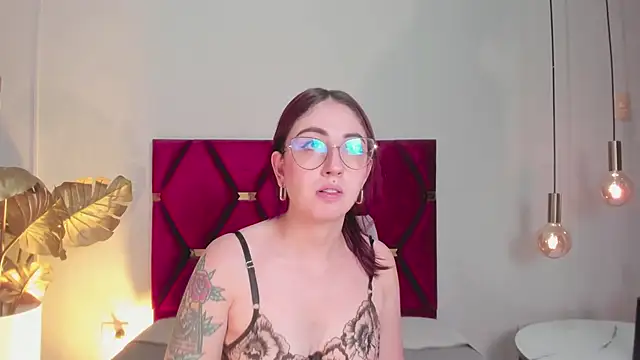 Emilywatsonn online show from September 2025 11:48:02 PM