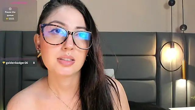 Snapshot of Emilywatsonn chatting on June 2026 02:24:02 AM Emilywatsonn online show from June 2026 02:24:02 AM