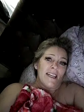 marcialoira online show from November 2025 12:11:01 PM