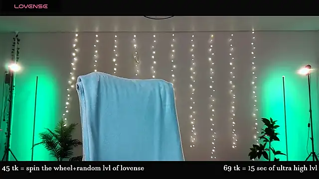 Snapshot of Alicia_x_art chatting on March 2026 10:05:01 PM Alicia x art online show from March 2026 10:05:01 PM