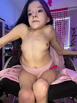 MiniSophiaa online show from March 2025 11:38:02 AM