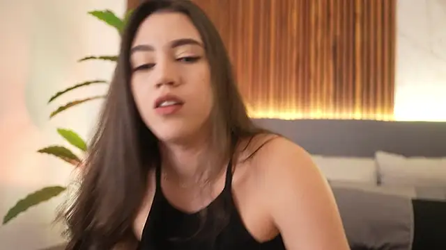 Snapshot of Amelia_Rouse chatting on October 2025 09:11:01 PM Amelia Rouse online show from October 2025 09:11:01 PM