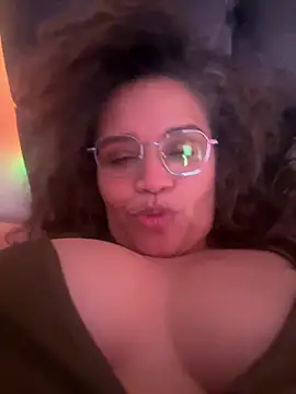 Snapshot of Alma_Sexyy chatting on December 2025 08:26:01 PM Alma Sexyy online show from December 2025 08:26:01 PM