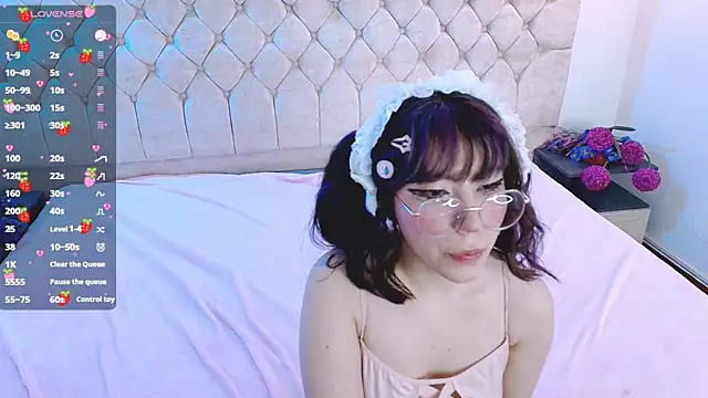 Snapshot of Purplee_Baby chatting on January 2025 12:42:01 AM Purplee Baby online show from January 2025 12:42:01 AM