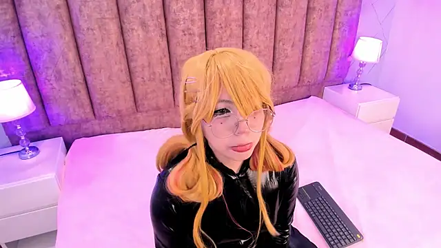 Snapshot of Purplee_Baby chatting on February 2025 08:42:02 PM Purplee Baby online show from February 2025 08:42:02 PM