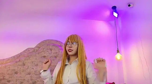 Snapshot of Purplee_Baby chatting on February 2025 08:42:02 PM Purplee Baby online show from February 2025 08:42:02 PM