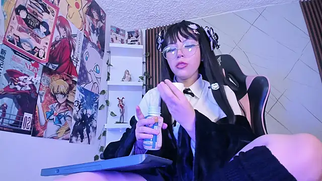 Snapshot of Purplee_Baby chatting on February 2025 11:12:01 PM Purplee Baby online show from February 2025 11:12:01 PM