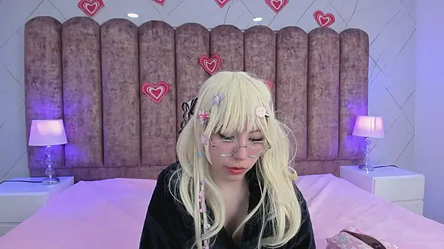 Snapshot of Purplee_Baby chatting on February 2025 04:42:02 AM Purplee Baby online show from February 2025 04:42:02 AM