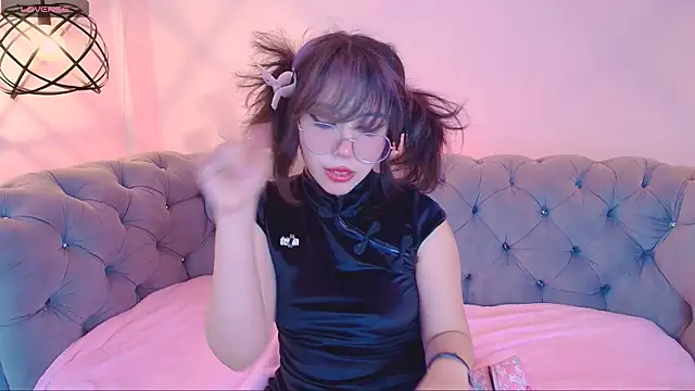 Snapshot of Purplee_Baby chatting on February 2025 02:12:02 AM Purplee Baby online show from February 2025 02:12:02 AM