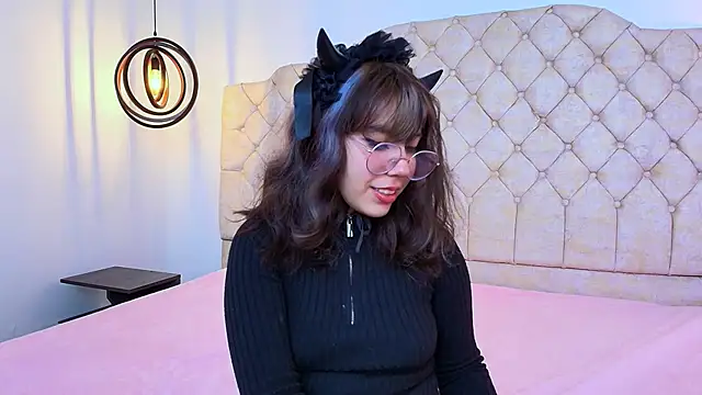 Snapshot of Purplee_Baby chatting on March 2025 09:53:01 PM Purplee Baby online show from March 2025 09:53:01 PM