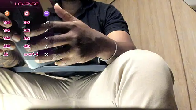 thomas santtos1 online show from July 2026 01:32:02 PM
