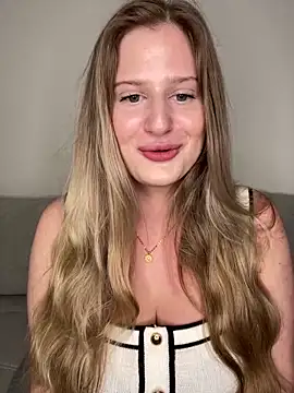 Busty-Ellie online show from April 2026 04:04:02 PM