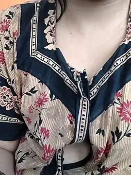 Snapshot of Aaradhya chatting on December 2024 04:04:01 AM Aaradhya online show from December 2024 04:04:01 AM