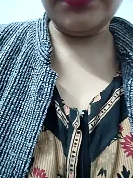 Snapshot of Aaradhya chatting on January 2025 01:15:02 AM Aaradhya online show from January 2025 01:15:02 AM