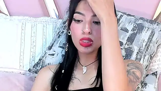 Snapshot of Eva_Benely chatting on December 2024 06:46:01 AM Eva Benely online show from December 2024 06:46:01 AM