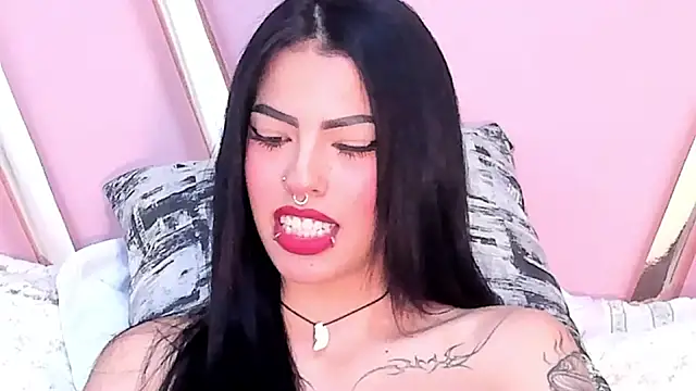 Snapshot of Eva_Benely chatting on January 2025 03:47:02 AM Eva Benely online show from January 2025 03:47:02 AM