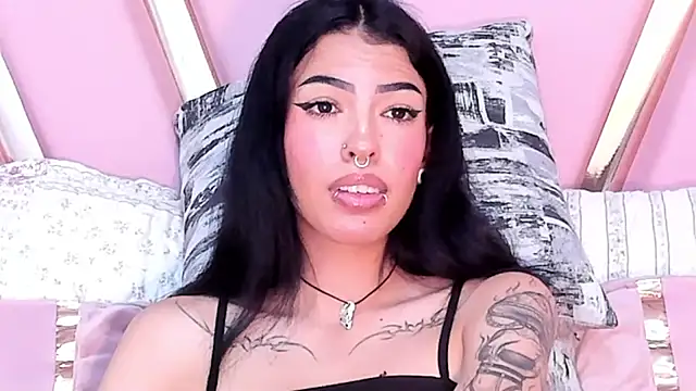 Snapshot of Eva_Benely chatting on January 2025 08:08:01 AM Eva Benely online show from January 2025 08:08:01 AM