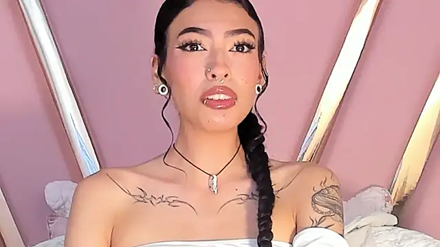 Snapshot of Eva_Benely chatting on September 2025 05:40:01 AM Eva Benely online show from September 2025 05:40:01 AM