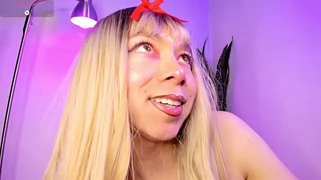 Snapshot of victoria_qq chatting on October 2025 08:42:01 PM victoria qq online show from October 2025 08:42:01 PM