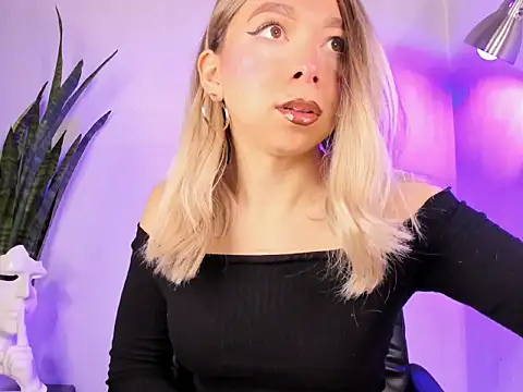 Snapshot of victoria_qq chatting on November 2025 04:17:02 PM victoria qq online show from November 2025 04:17:02 PM